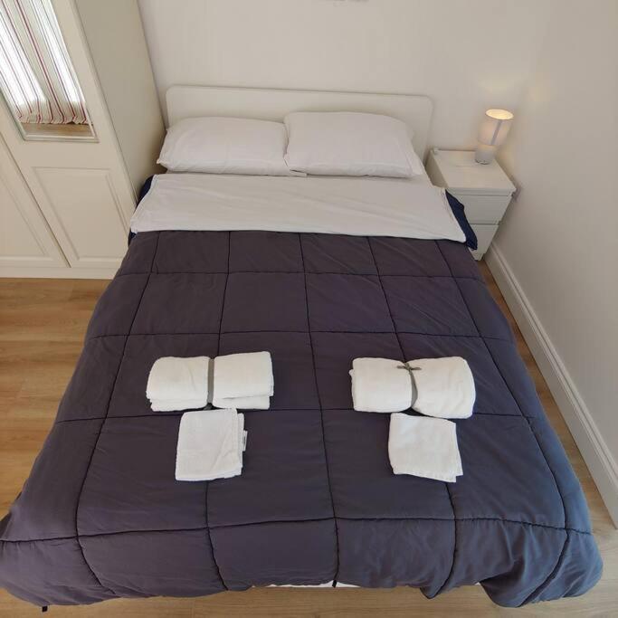 Self Contained, Double Bed Studio, Private Kitchen, Private Bath, Walking Distance To Harry Potter 왓퍼드 외부 사진