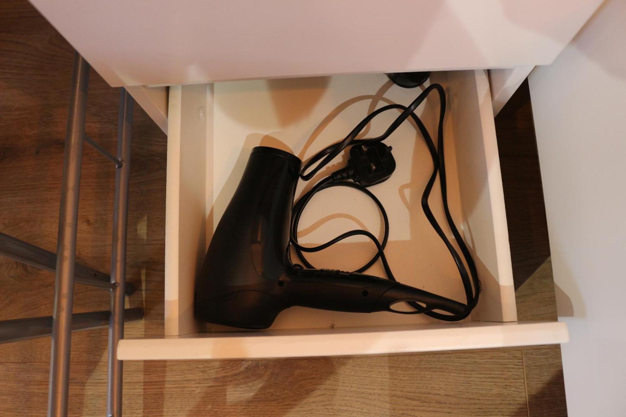 Self Contained, Double Bed Studio, Private Kitchen, Private Bath, Walking Distance To Harry Potter 왓퍼드 외부 사진