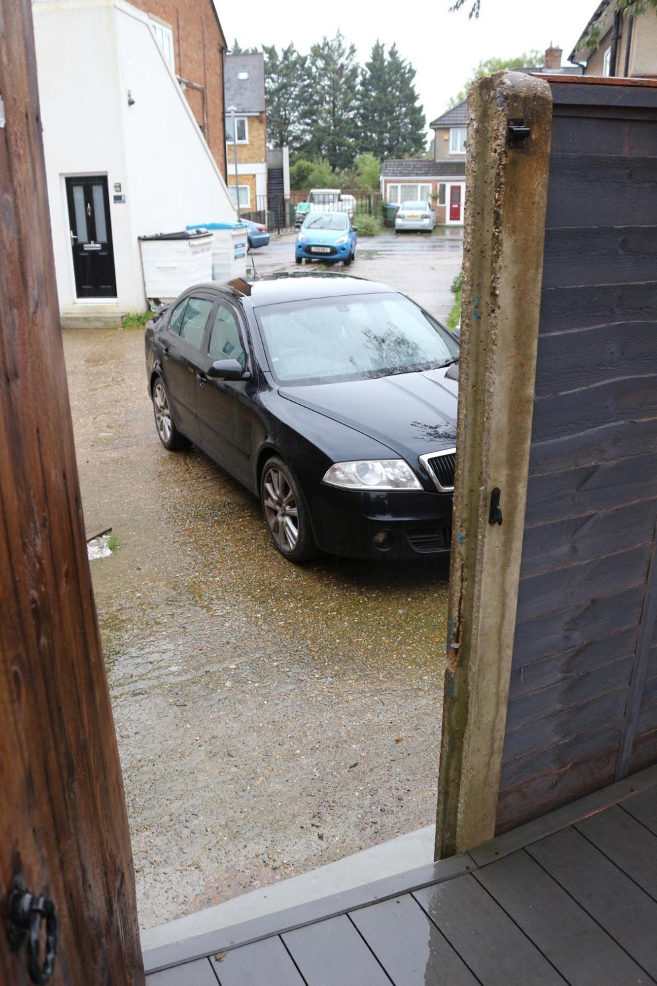 Self Contained, Double Bed Studio, Private Kitchen, Private Bath, Walking Distance To Harry Potter 왓퍼드 외부 사진