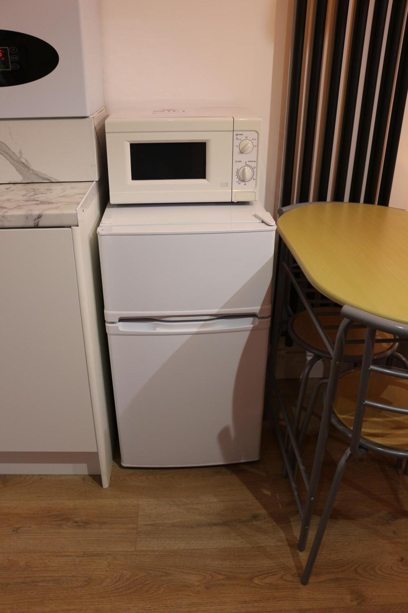 Self Contained, Double Bed Studio, Private Kitchen, Private Bath, Walking Distance To Harry Potter 왓퍼드 외부 사진